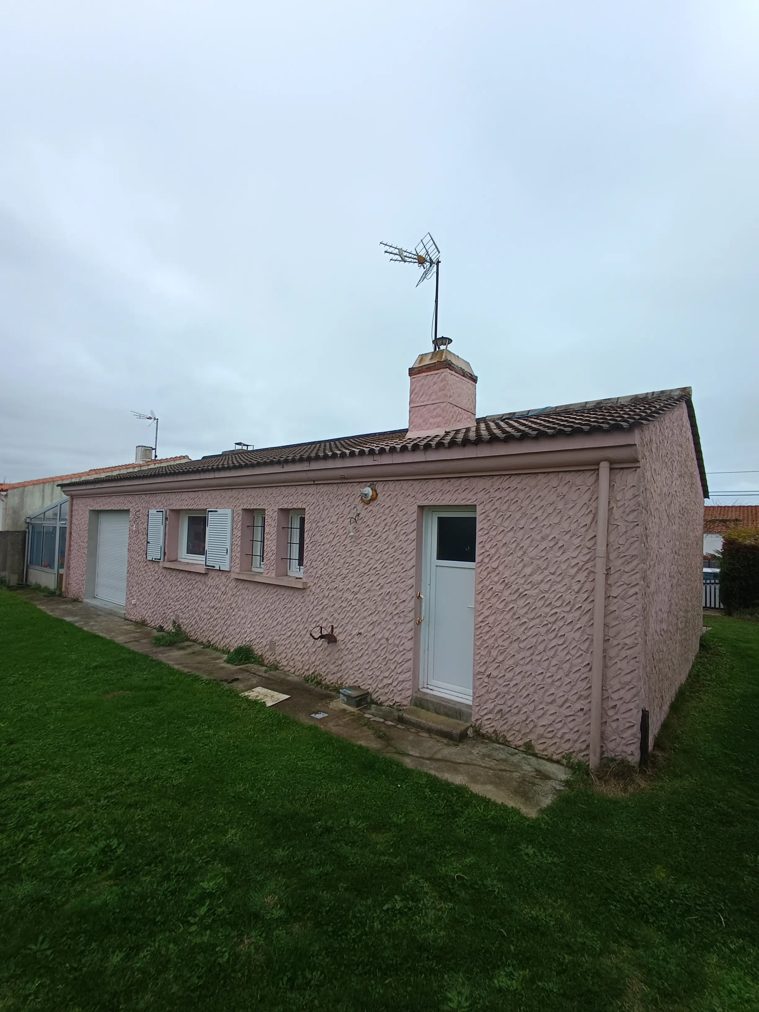 Avant - Nettoyage et rénovation de façade